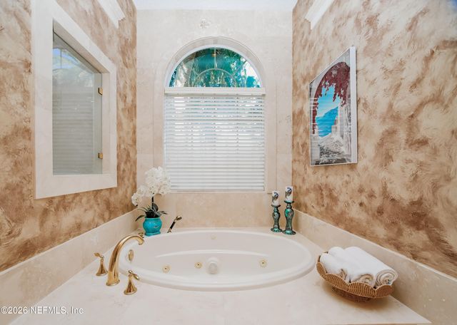 1326 CHARTER Court E, Jacksonville, FL 32225