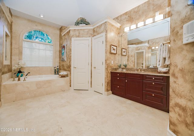 1326 CHARTER Court E, Jacksonville, FL 32225