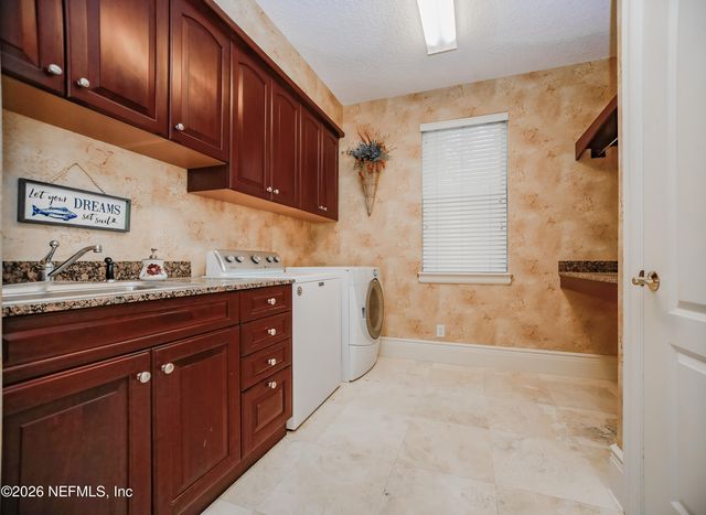 1326 CHARTER Court E, Jacksonville, FL 32225