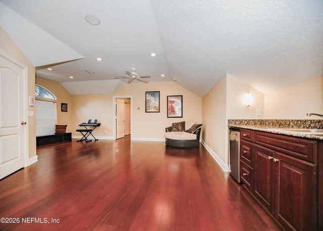 1326 CHARTER Court E, Jacksonville, FL 32225