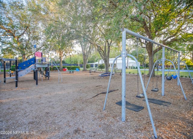 1326 CHARTER Court E, Jacksonville, FL 32225