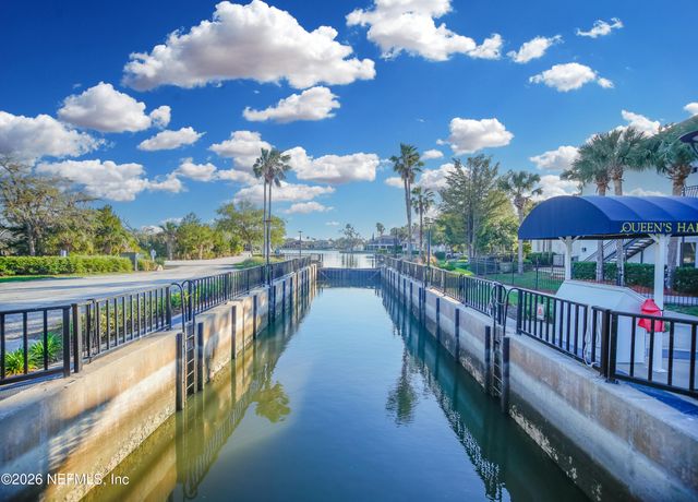 1326 CHARTER Court E, Jacksonville, FL 32225