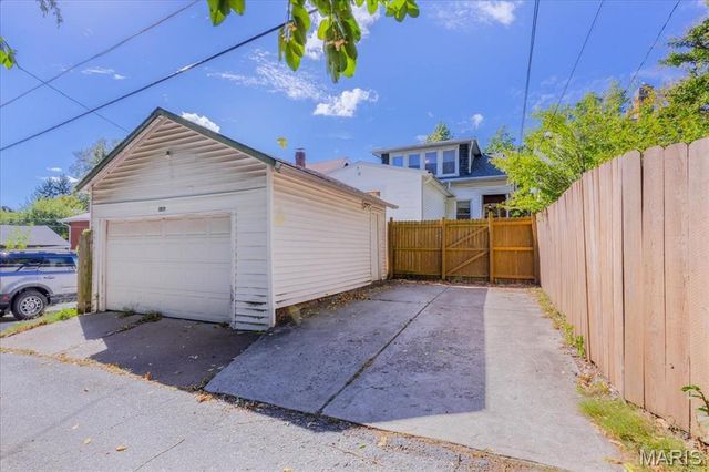 1912 McCausland Avenue, St Louis, MO 63117