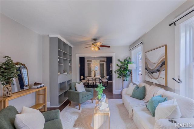 1912 McCausland Avenue, St Louis, MO 63117