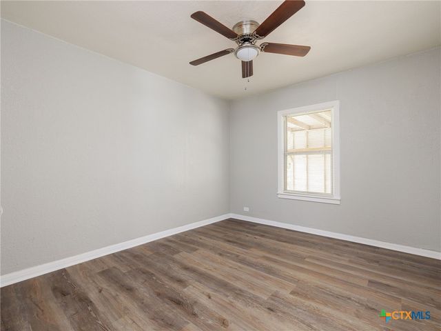 207 W 14th Avenue, Belton, TX 76513