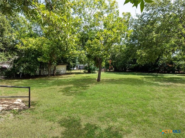 207 W 14th Avenue, Belton, TX 76513