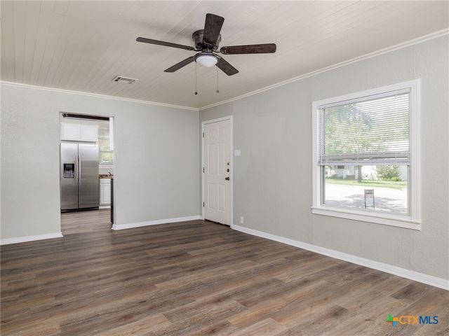 207 W 14th Avenue, Belton, TX 76513