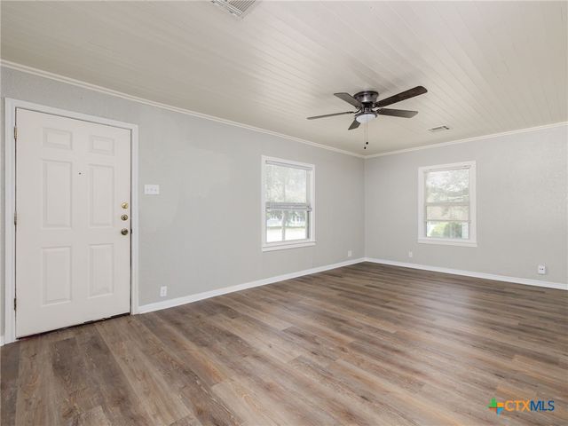 207 W 14th Avenue, Belton, TX 76513