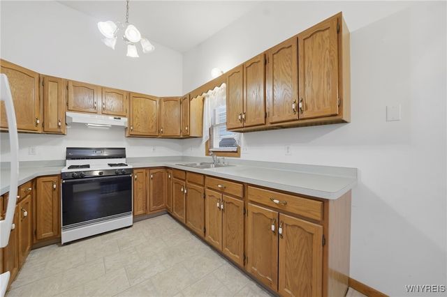 5637 Jeffrey Drive, Lockport Town, NY 14094