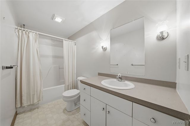 5637 Jeffrey Drive, Lockport Town, NY 14094