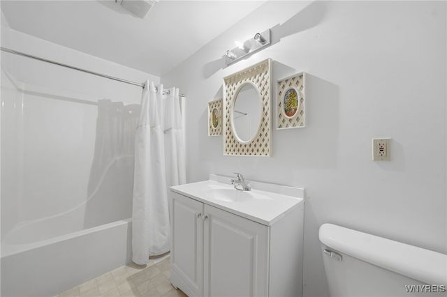 5637 Jeffrey Drive, Lockport Town, NY 14094