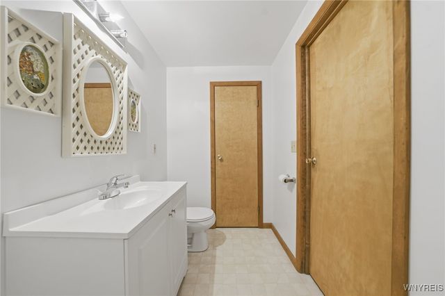 5637 Jeffrey Drive, Lockport Town, NY 14094