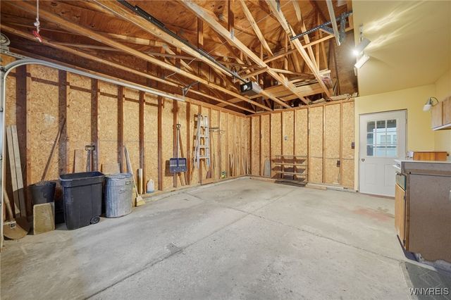 5637 Jeffrey Drive, Lockport Town, NY 14094