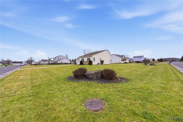 5637 Jeffrey Drive, Lockport Town, NY 14094