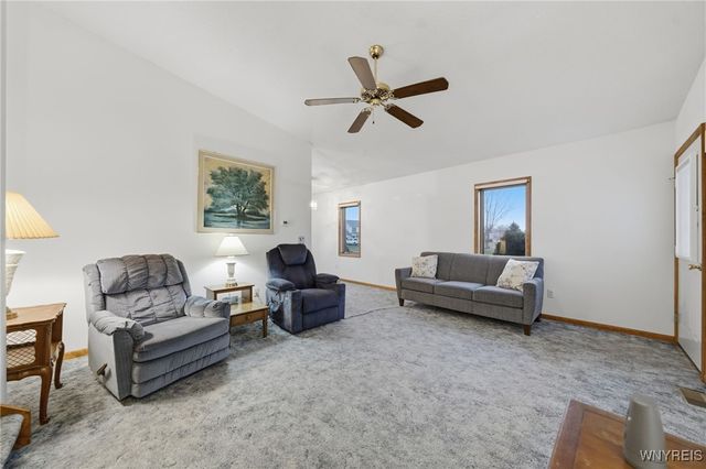 5637 Jeffrey Drive, Lockport Town, NY 14094