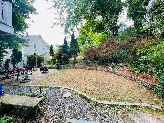 15 Pennsylvania Ave 1, Newton, MA 02464