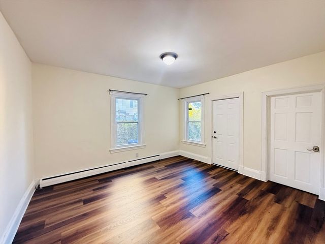15 Pennsylvania Ave 1, Newton, MA 02464
