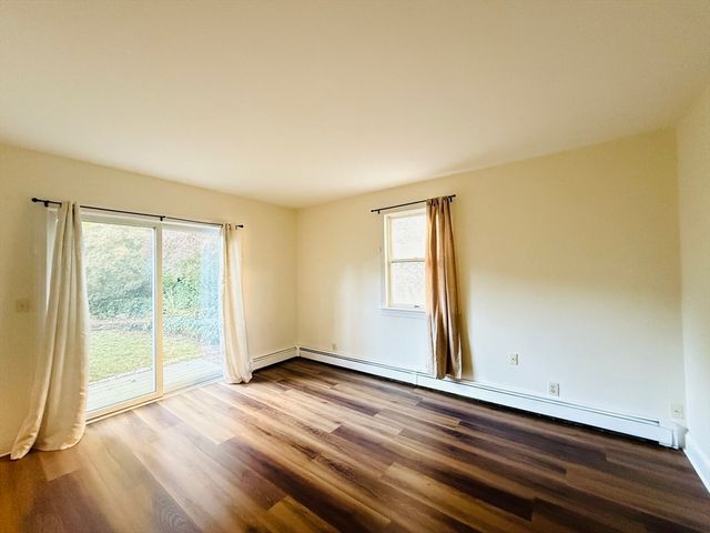 15 Pennsylvania Ave 1, Newton, MA 02464