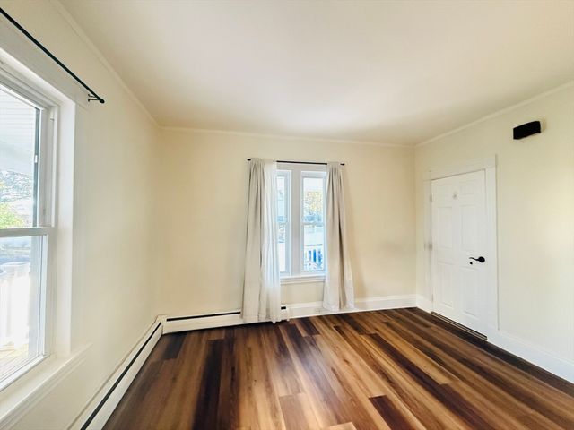 15 Pennsylvania Ave 1, Newton, MA 02464