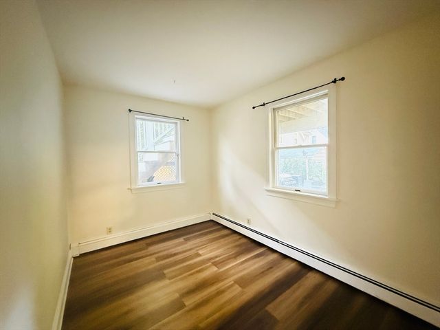 15 Pennsylvania Ave 1, Newton, MA 02464