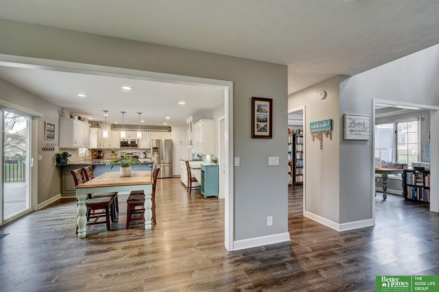 2009 Liberty Lane, Papillion, NE 68133