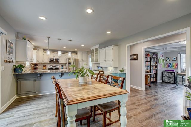 2009 Liberty Lane, Papillion, NE 68133