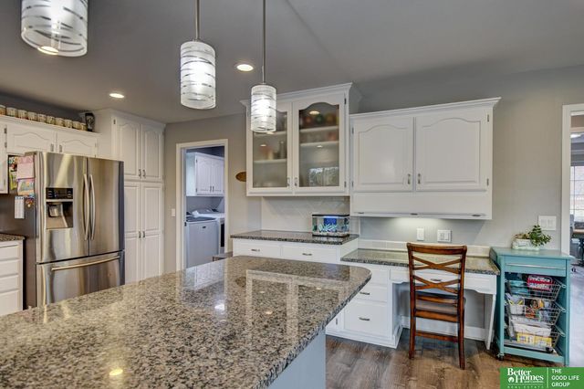 2009 Liberty Lane, Papillion, NE 68133