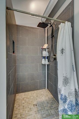 2009 Liberty Lane, Papillion, NE 68133