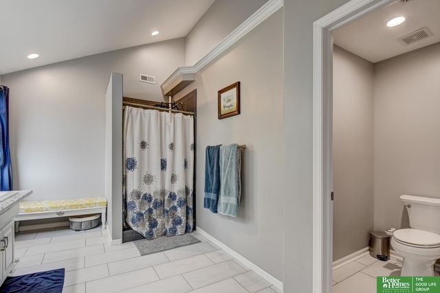 2009 Liberty Lane, Papillion, NE 68133