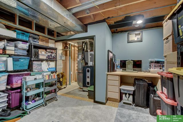 2009 Liberty Lane, Papillion, NE 68133