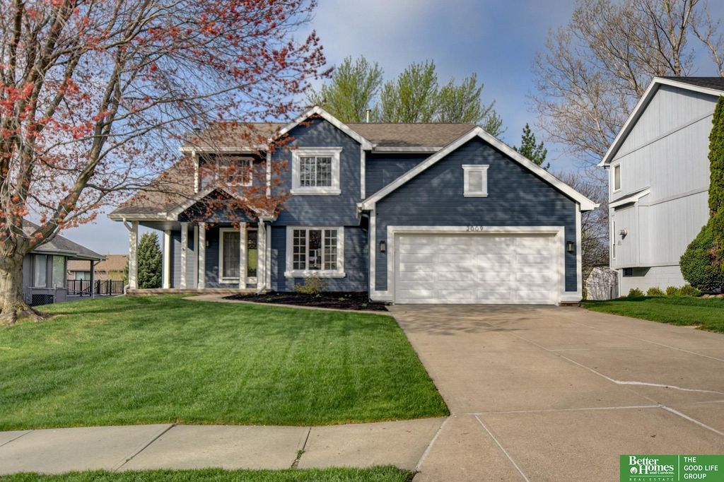 2009 Liberty Lane, Papillion, NE 68133