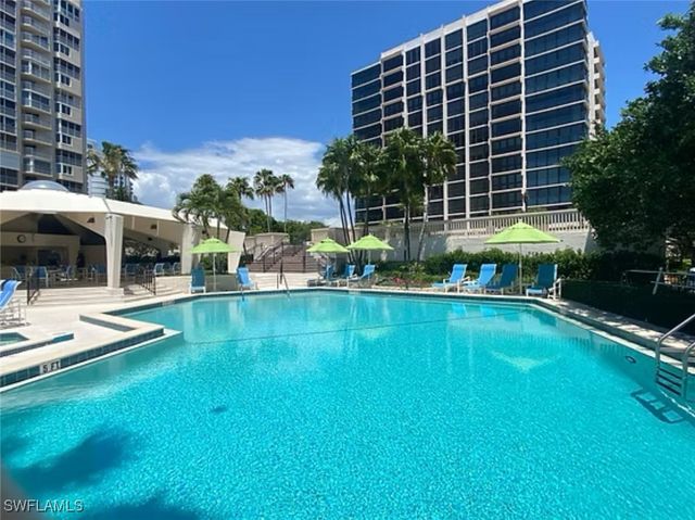 4031 Gulf Shore BLVD N 3E, Naples, FL 34103