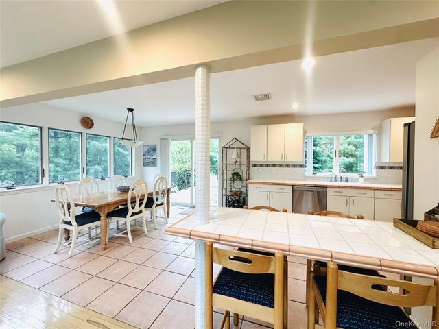 40 Hilltop Road, Southampton, NY 11968