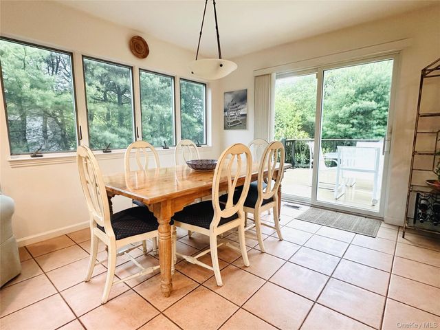 40 Hilltop Road, Southampton, NY 11968