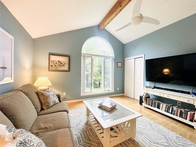 40 Hilltop Road, Southampton, NY 11968