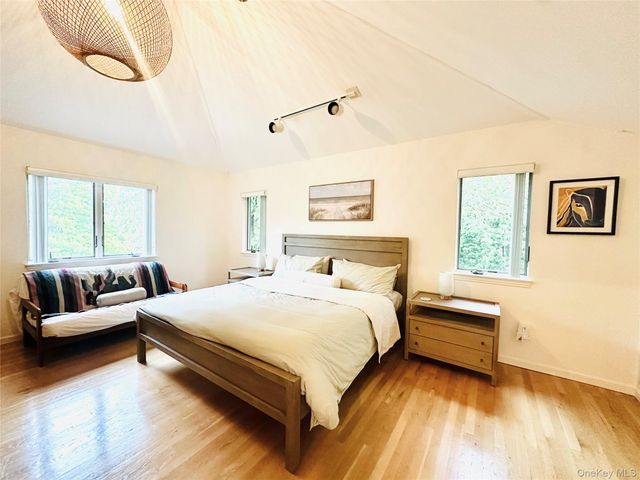 40 Hilltop Road, Southampton, NY 11968