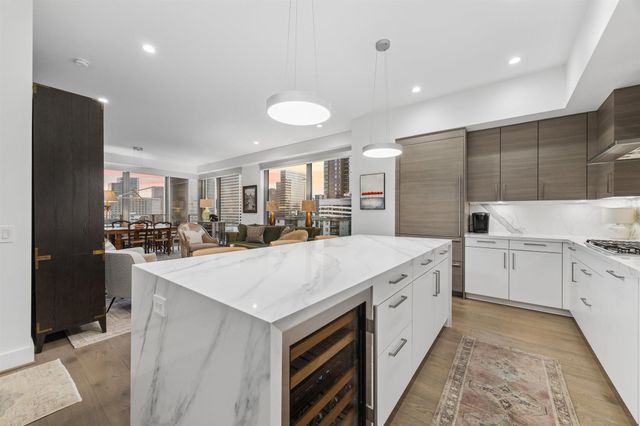 2047 Westcreek Lane 708, Houston, TX 77027