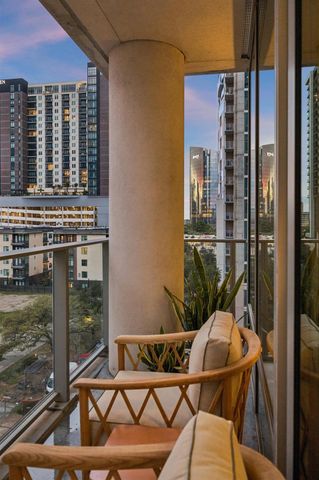 2047 Westcreek Lane 708, Houston, TX 77027