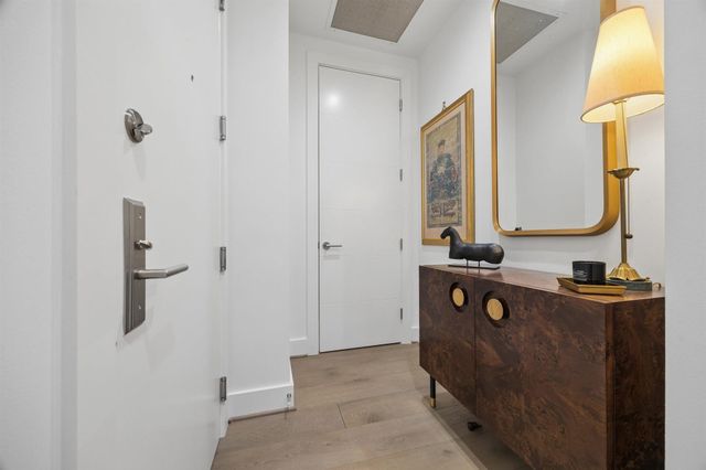 2047 Westcreek Lane 708, Houston, TX 77027