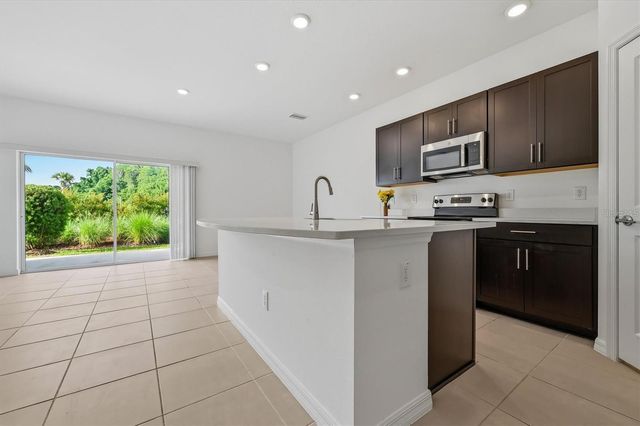 34202 POLACCA LANE, Wesley Chapel, FL 33543