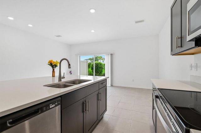 34202 POLACCA LANE, Wesley Chapel, FL 33543