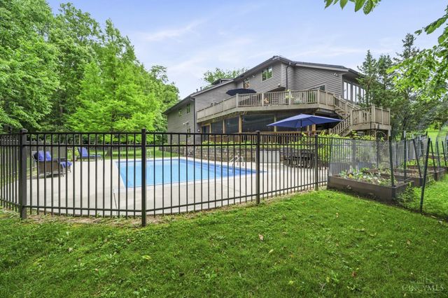 7395 Desert Springs Court, West Chester, OH 45069