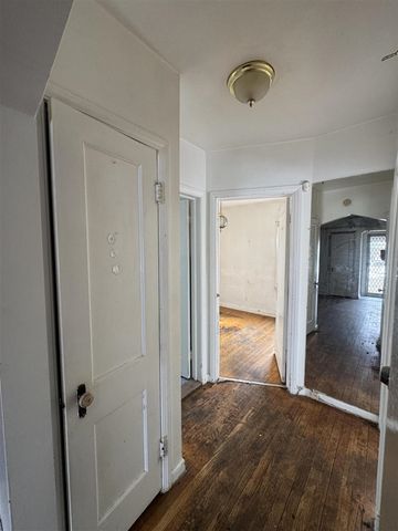 18590 Lumpkin Street, Detroit, MI 48234