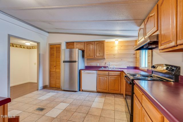 11084 Stanley Valley Road, Gate City, VA 24251