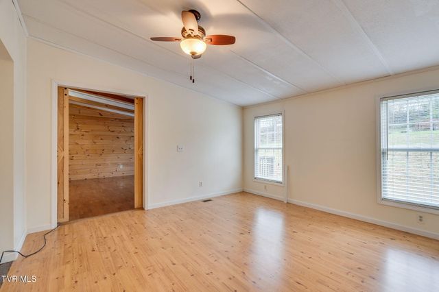 11084 Stanley Valley Road, Gate City, VA 24251