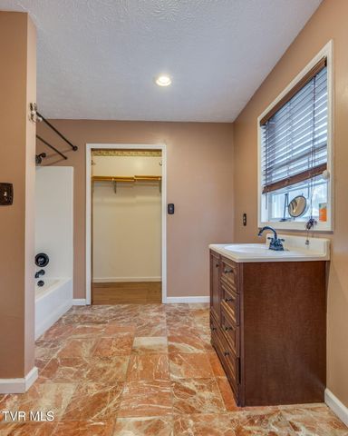 11084 Stanley Valley Road, Gate City, VA 24251