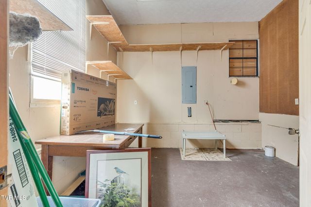 11084 Stanley Valley Road, Gate City, VA 24251