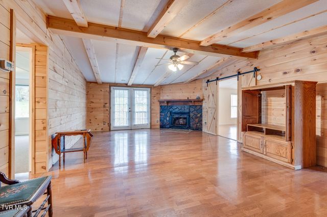 11084 Stanley Valley Road, Gate City, VA 24251