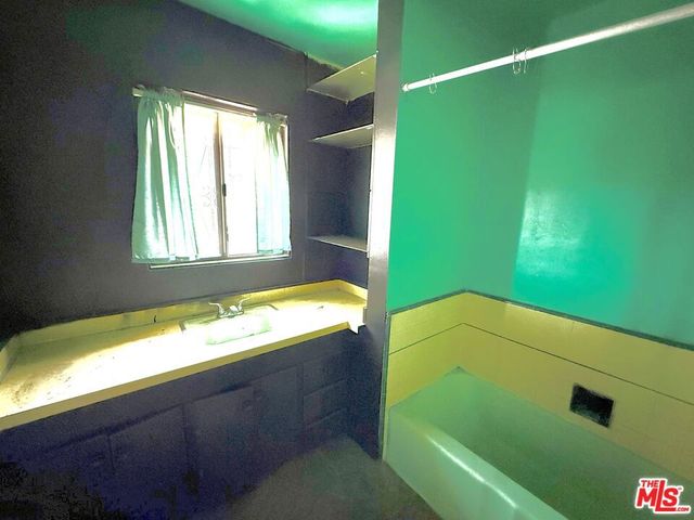 205 W Gage Avenue, Los Angeles, CA 90003