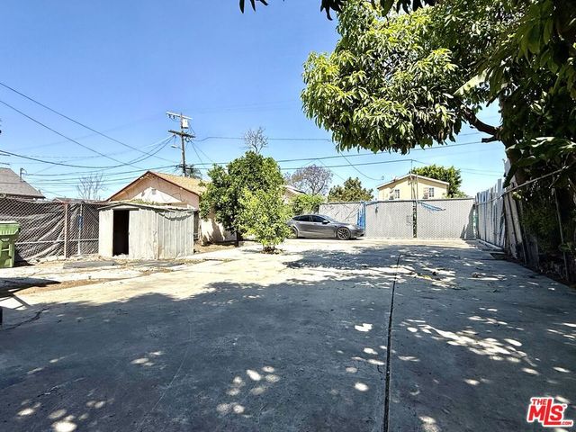 205 W Gage Avenue, Los Angeles, CA 90003